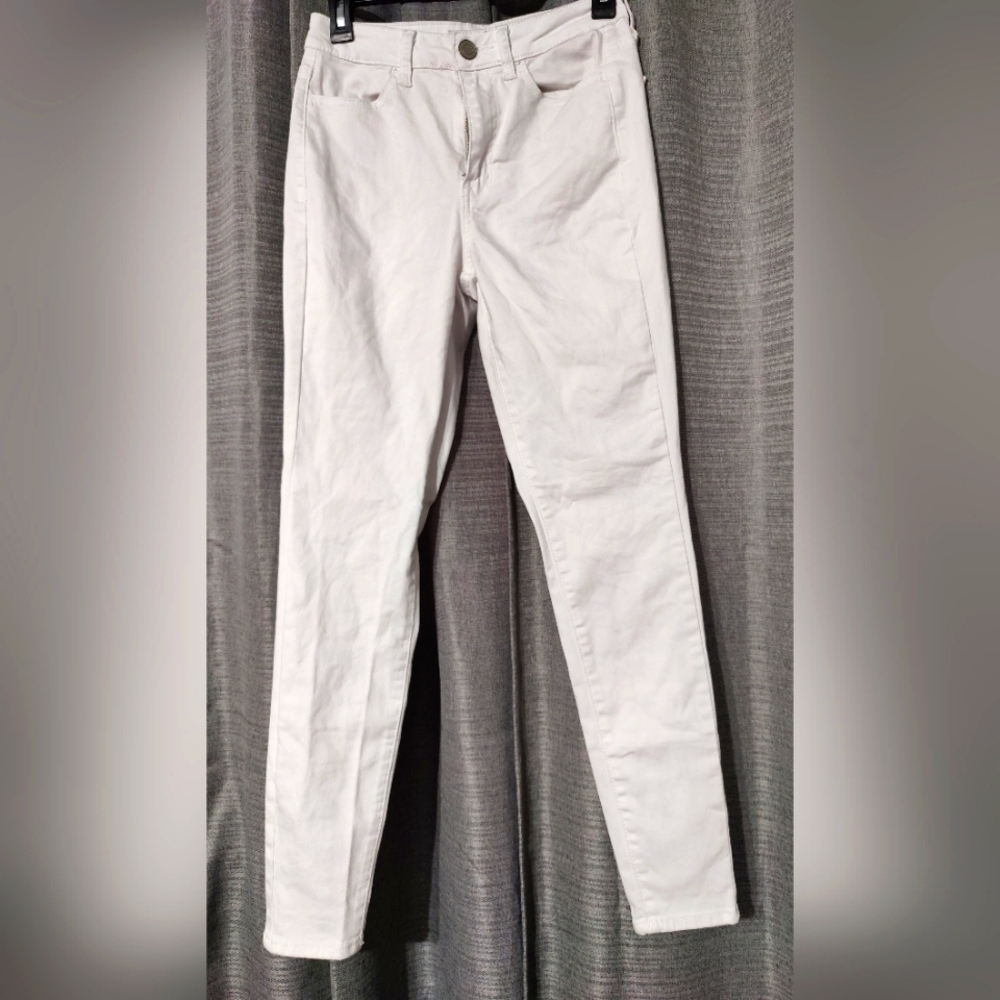 Women's white skinny jeans